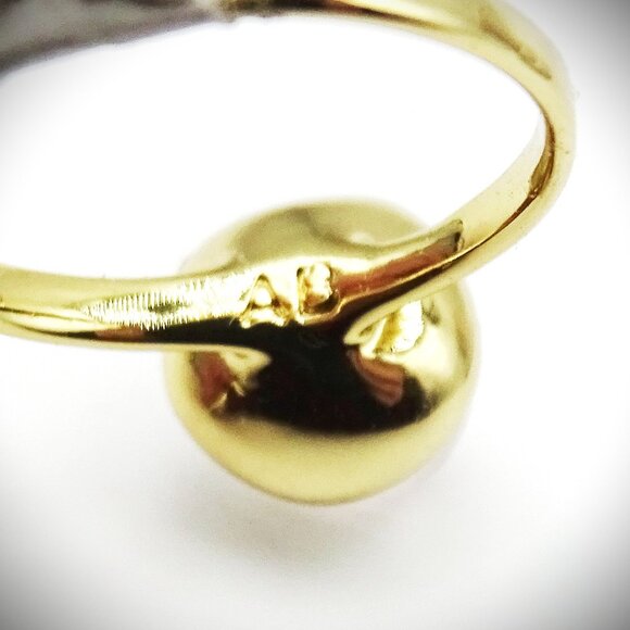 ALEXIS BITTAR Gold Plated Pearly White Lucite Sphere Ring Size 5,75 - Picture 6 of 6